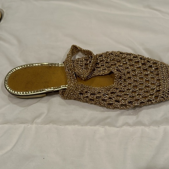 Vintage Handmade Golden Metalic Mesh Thread Sandals - Picture 6 of 9